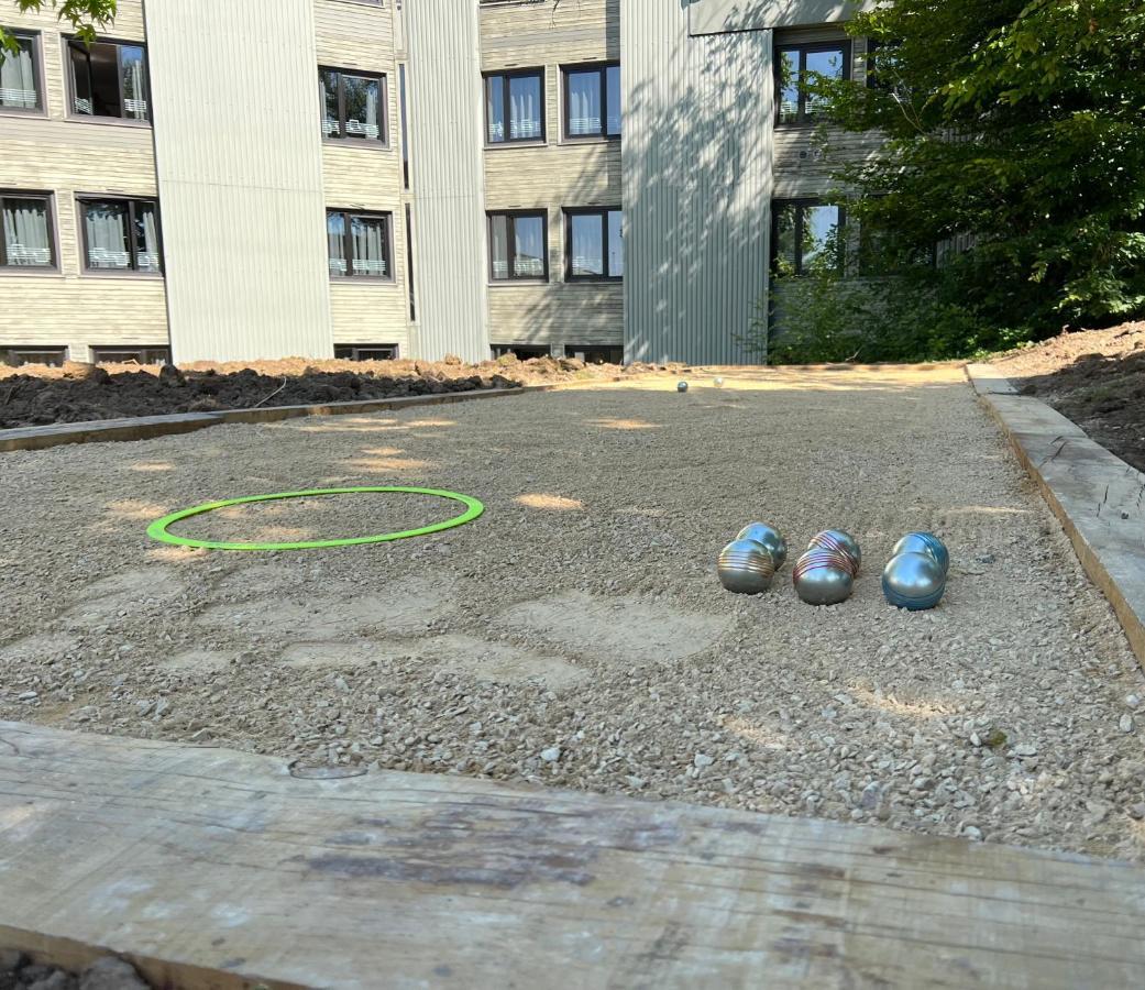 Logis Hotel Restaurant Des Acacias Lille Neuville En Ferrain نيوفيل-ان-فيرا المظهر الخارجي الصورة