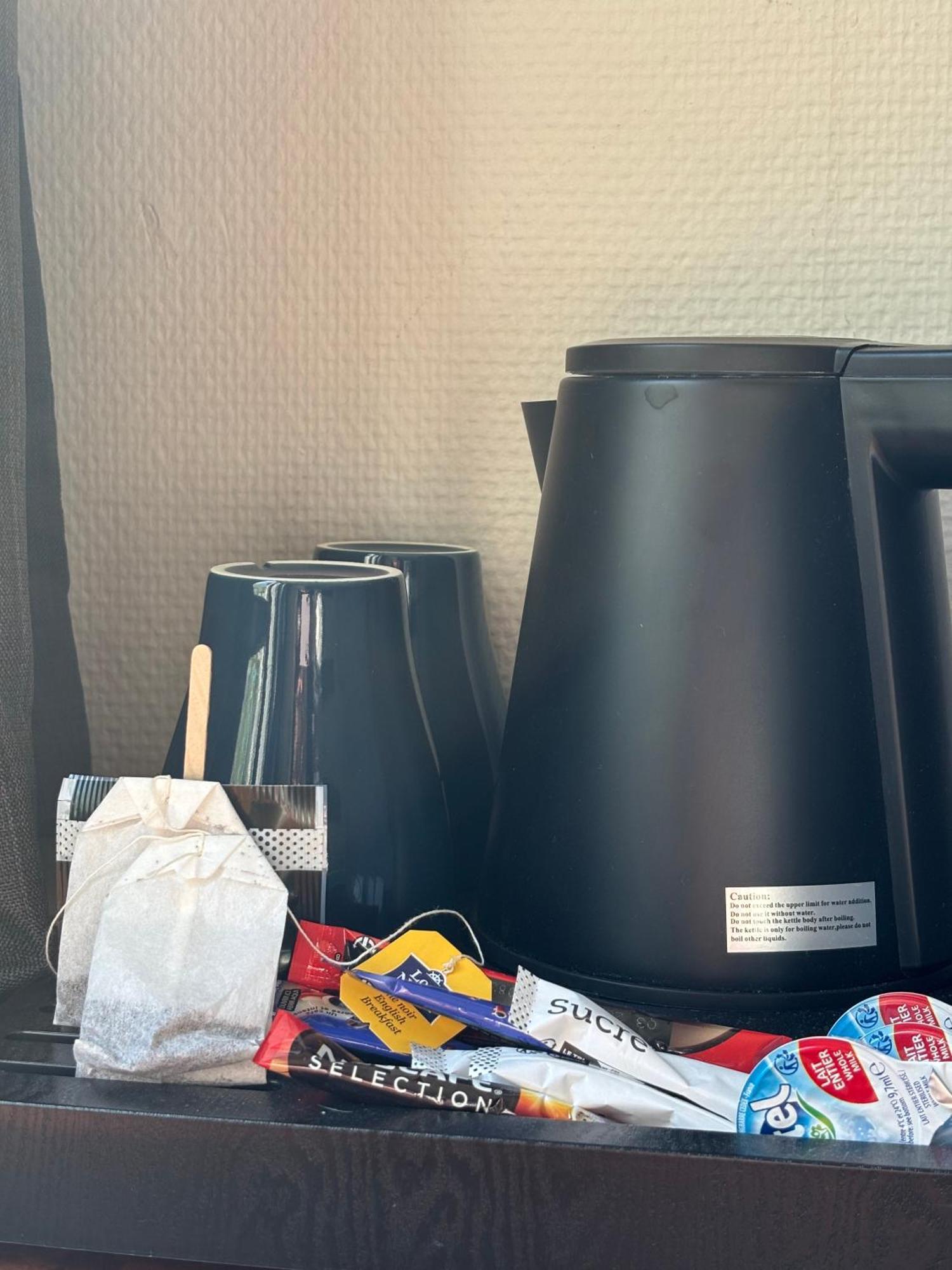 Logis Hotel Restaurant Des Acacias Lille Neuville En Ferrain نيوفيل-ان-فيرا المظهر الخارجي الصورة